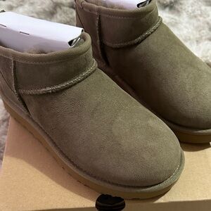 Classic Ultra Mini Ugg boots